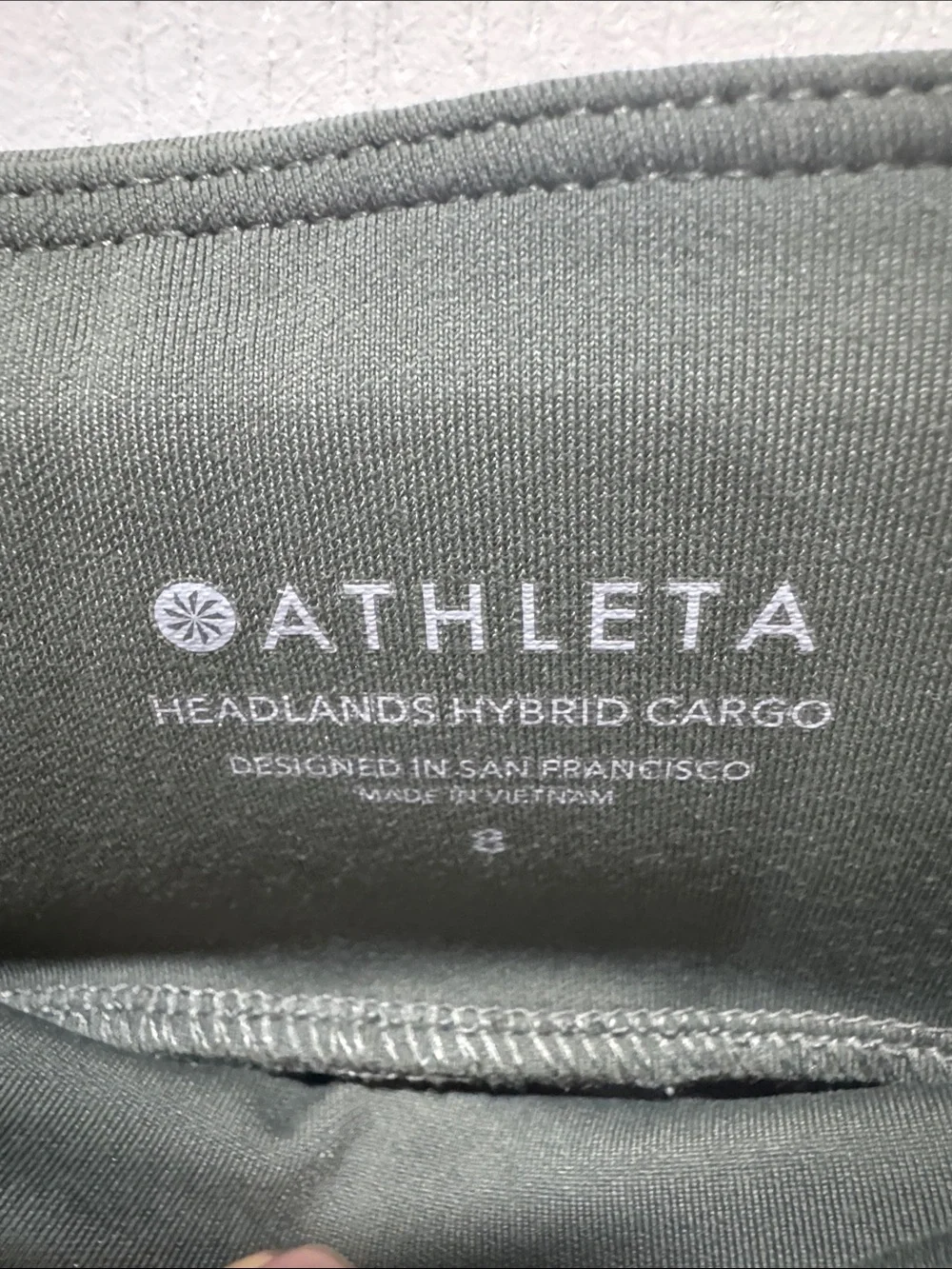 Athleta Headlands Hybrid Cargo Pants Olive Green Women’s Size 8 Travel